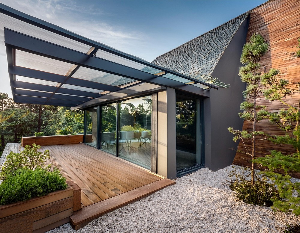 Sleek Glass Patio Roof Extension